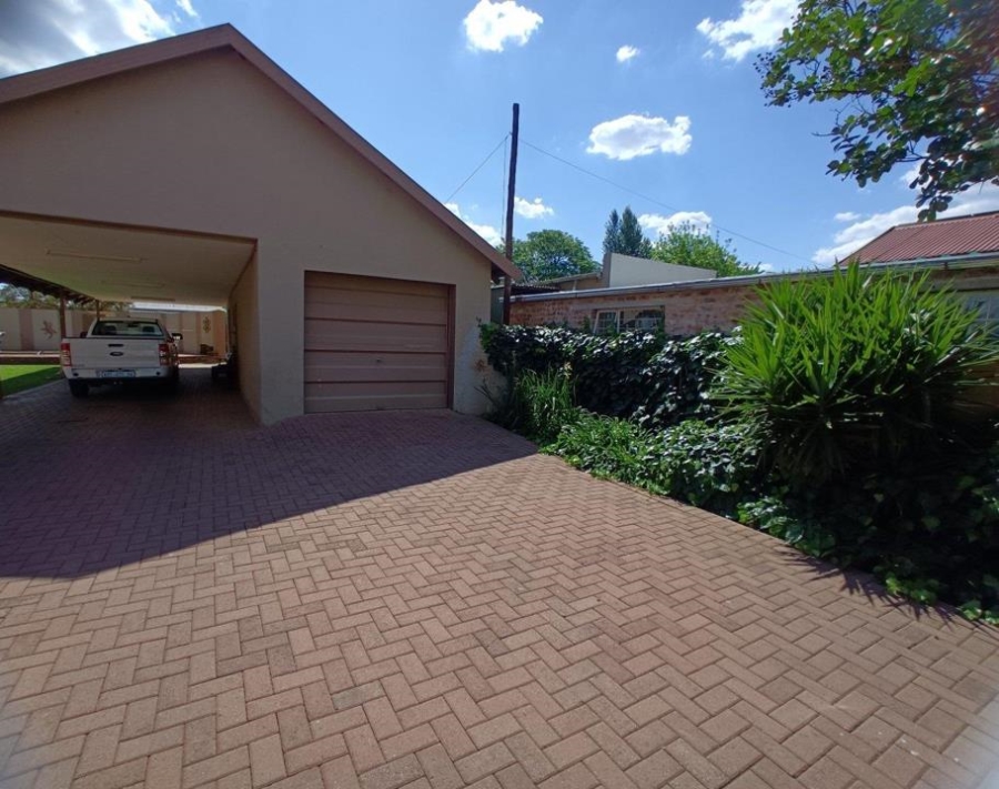 3 Bedroom Property for Sale in Potchefstroom Industrial North West